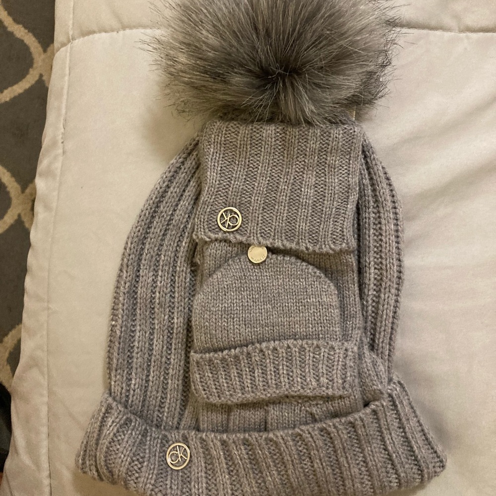 Calvin Klein hat and gloves